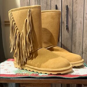 The “CHERLYN “FRINGED BEAR PAW BOOT SIZE 11